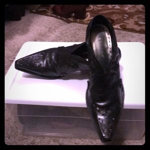 BCBG bootie size 6.5